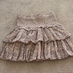 Chic Floral Mini Skirt - Cream